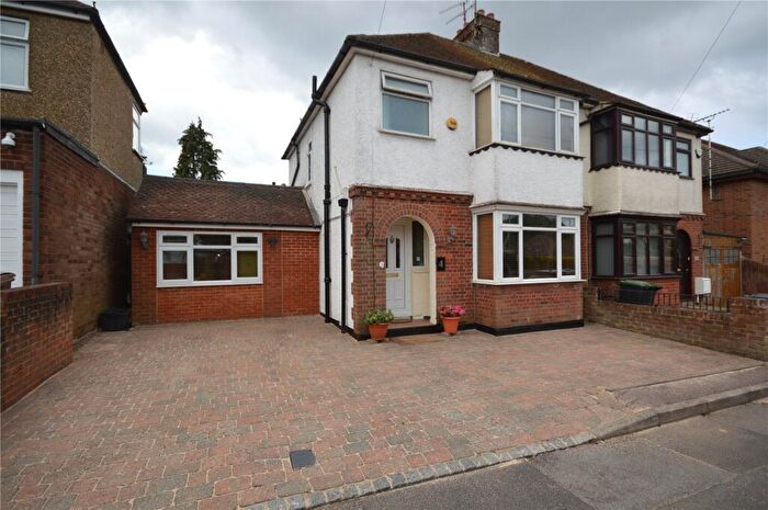 5 Bedroom Semi-Detached House For Sale In Markham Road, Luton, Bedfordshire, LU3