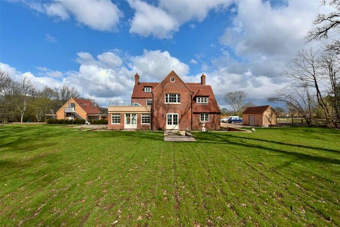6 Bedroom Detached House To Rent In North End, Newbury, Berkshire, RG20