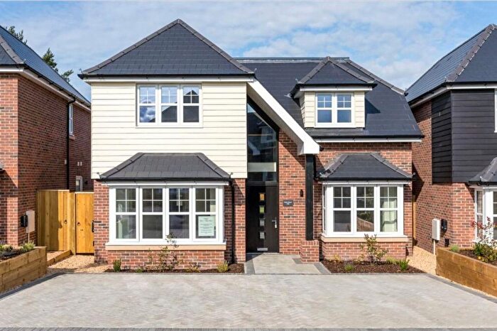 4 Bedroom Detached House For Sale In Oaks Drive, St. Leonards, BH24