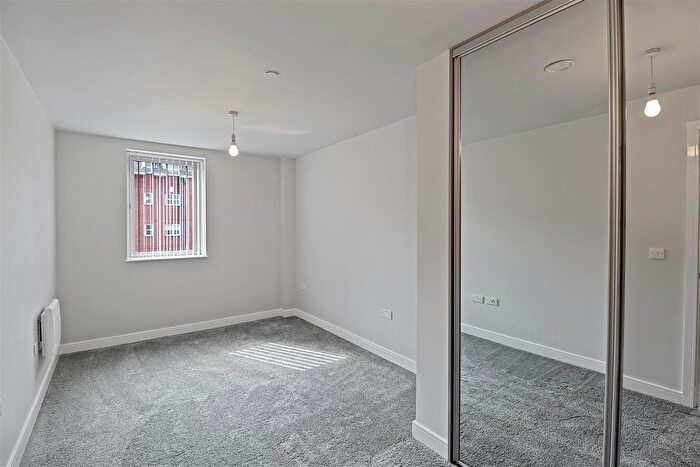 2 Bedroom Property To Rent In Petersfield Avenue, Slough, SL2