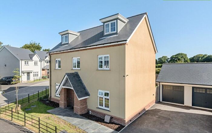 5 Bedroom Detached House For Sale In Honeysuckle Drive, Tavistock, PL19