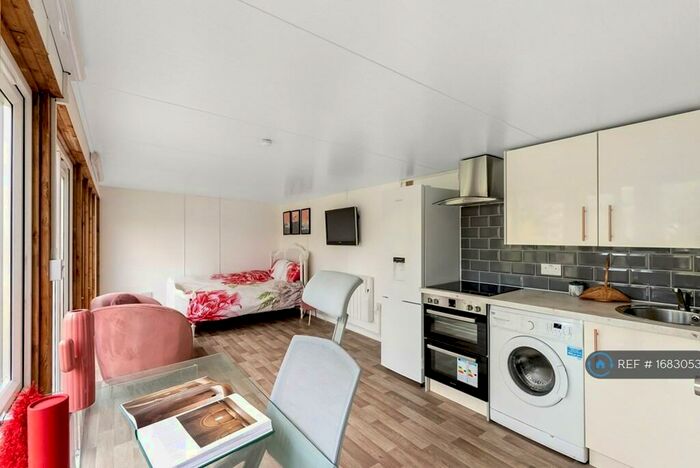 Studio To Rent In Bourne Road, Cambridge, CB4