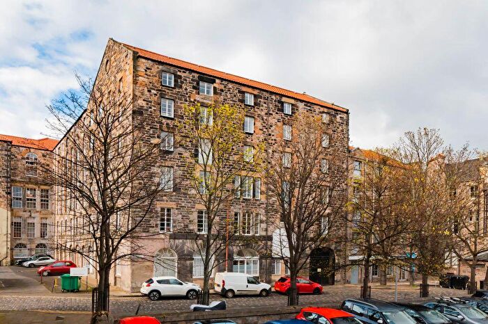 2 Bedroom Flat For Sale In / Chapel Lane, Edinburgh, EH6