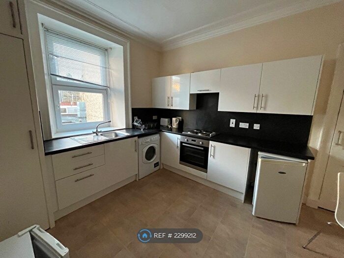 1 Bedroom Flat To Rent In Chapel Street, Aberdeen, AB10