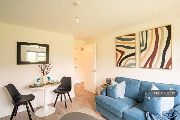 1 Bedroom Flat To Rent In Langland Road, Netherfield, Milton Keynes, MK6