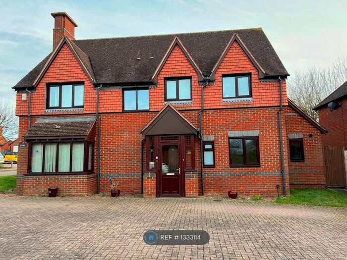 4 Bedroom Detached House To Rent In Ebbsgrove, Loughton, Milton Keynes, MK5