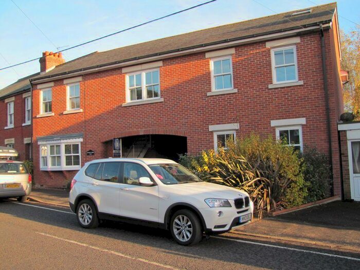 3 Bedroom Apartment To Rent In New Road, Swanmore, SO32