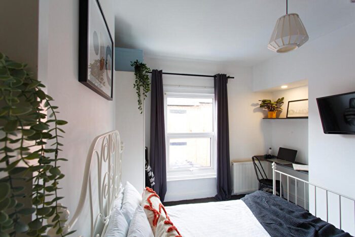 4 Bedroom Terraced House To Rent In Vernon Road, Chester, CH1