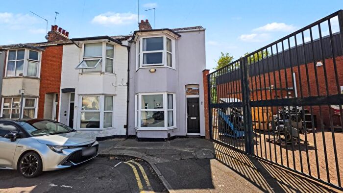 2 Bedroom Terraced House For Sale In Lincoln Road, Northampton, NN5