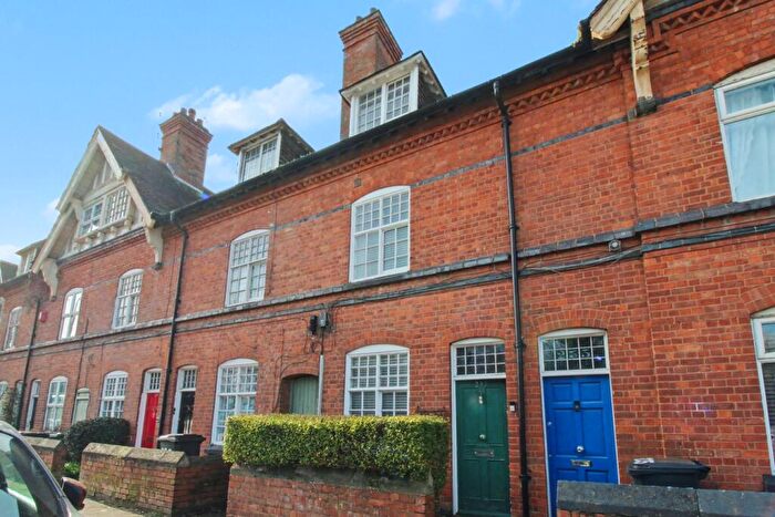 3 Bedroom Terraced House For Sale In Aylestone Road, Leicester, LE2