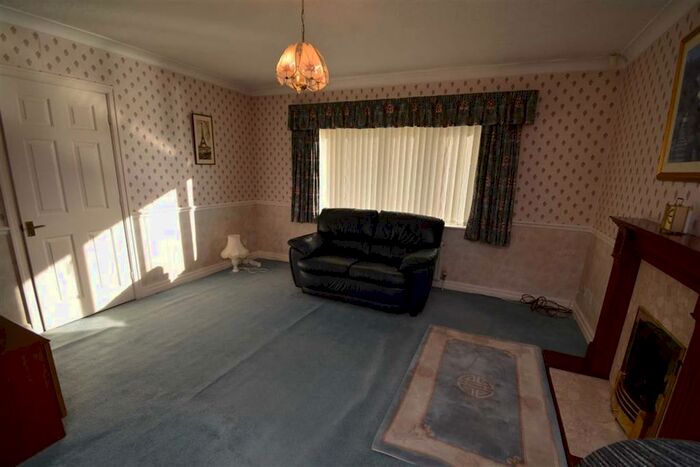 2 Bedroom Detached Bungalow For Sale In Keppel Drive, Bridlington, East Yorkshire YO16