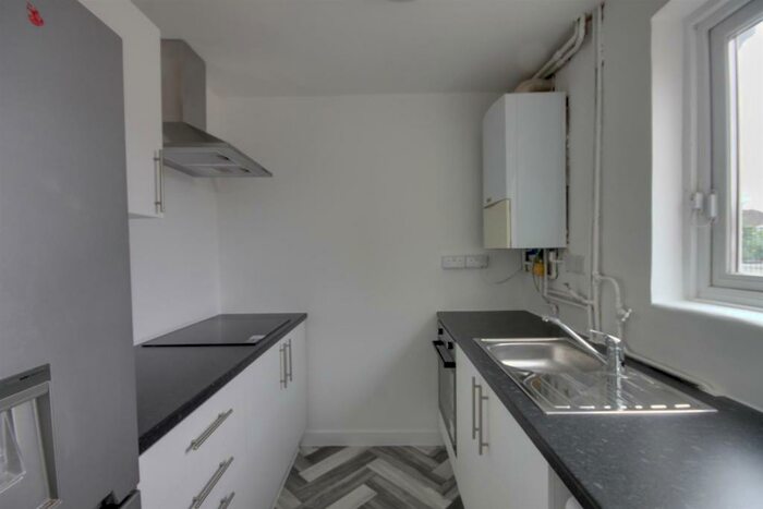 2 Bedroom Maisonette To Rent In Great Cambridge Road, Edmonton, N18