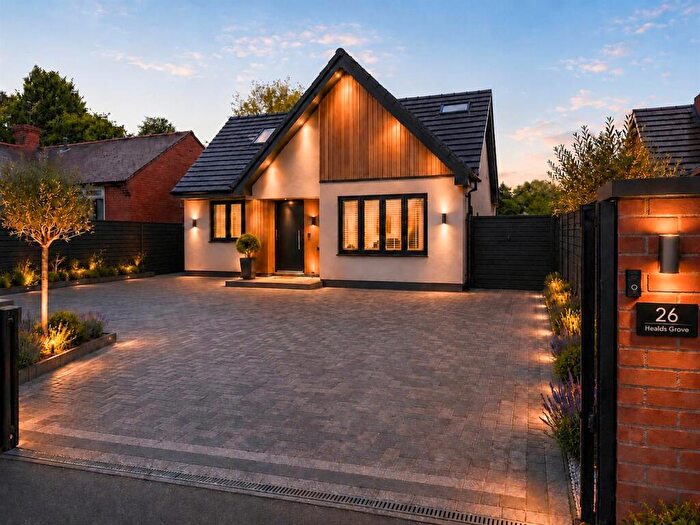5 Bedroom Detached House For Sale In Healds Green, Chadderton, Oldham - Stunning, Newly Extended & Fully Refurbished Bed Home With Superb Outlook, OL1