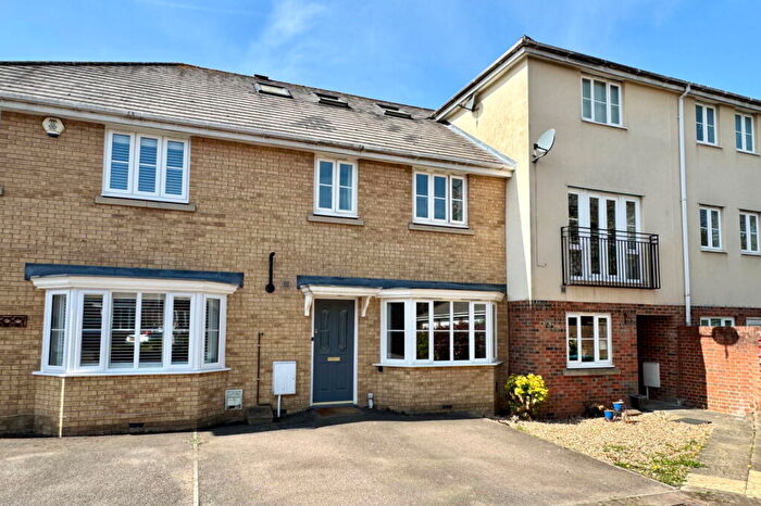 4 Bedroom Terraced House For Sale In Windsor Road, Pitstone, Buckinghamshire, LU7