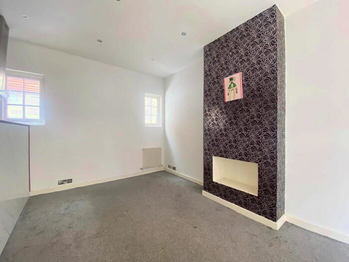 3 Bedroom Terraced House To Rent In Queensbury Mews, Brighton, BN1