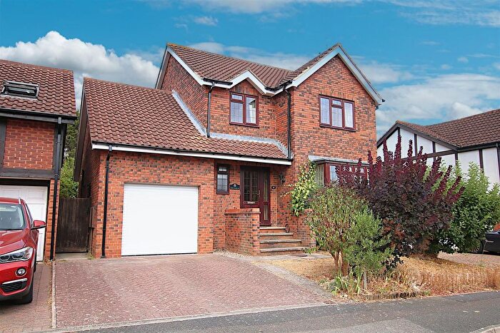4 Bedroom Detached House For Sale In Ravens Croft, East Hunsbury, NN4