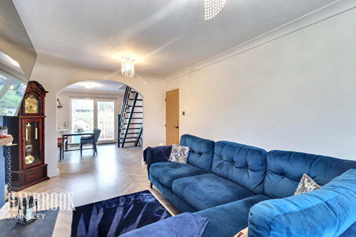 3 Bedroom Semi-Detached House For Sale In Oriel Way, Monk Bretton, S71