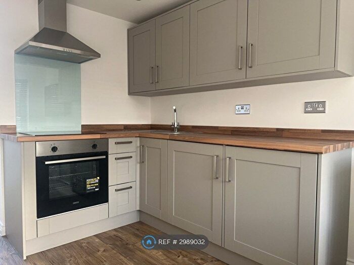 Studio To Rent In Honeypin Drive, Aylesbury, HP18