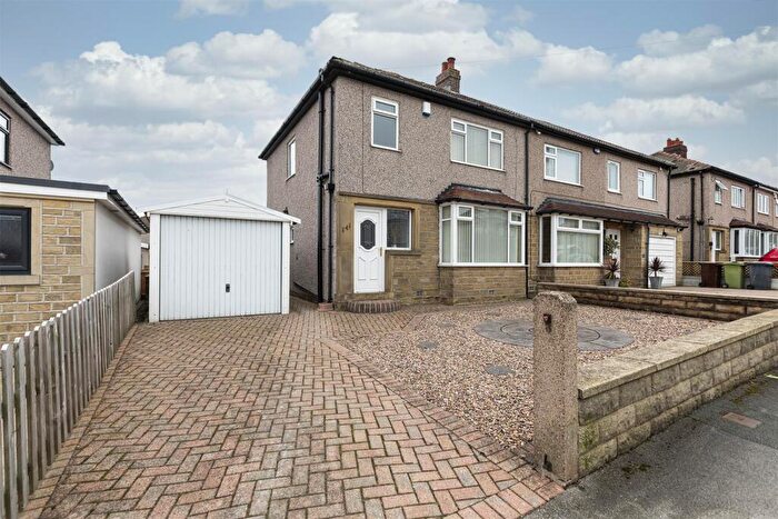 3 Bedroom Semi Detached House For Sale In Goldington Avenue, Oakes, Huddersfield, HD3