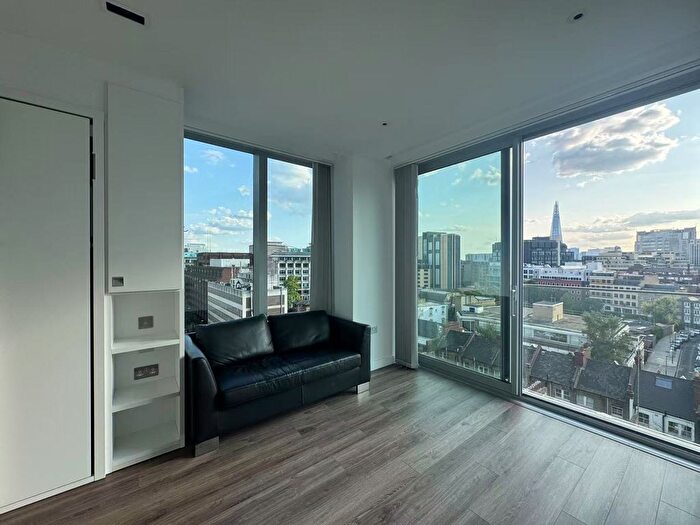 2 Bedroom Flat For Sale In Leman Street, London, E1