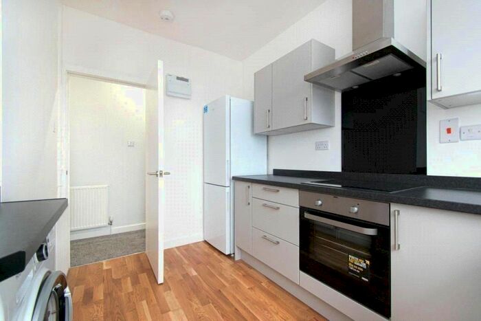 1 Bedroom Flat To Rent In Green Lanes, London, N21