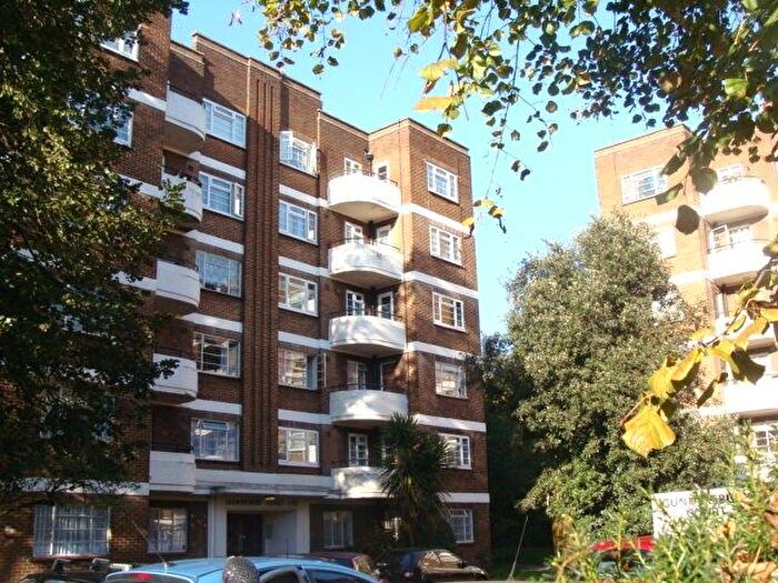 2 Bedroom Flat To Rent In Gunnersbury Lane, Acton, W3