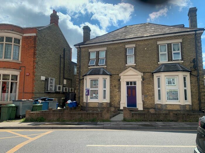 2 Bedroom Flat To Rent In High Street, Sheerness, Kent, ME12