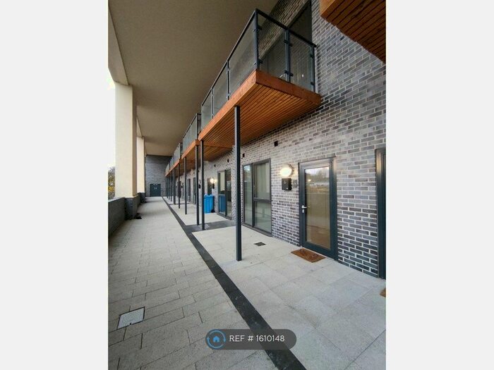 3 Bedroom Terraced House To Rent In Bridgewater Point, Salford, M5