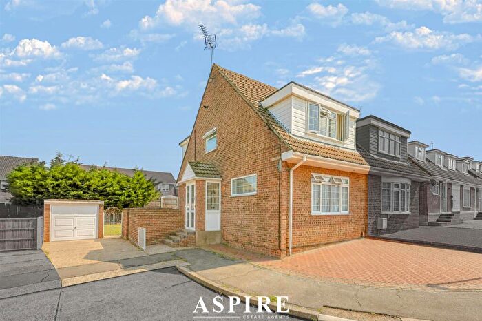 3 Bedroom House To Rent In The Larches, Benfleet, SS7