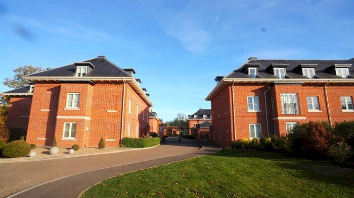 1 Bedroom Flat To Rent In Henmarsh Court, Balls Park, Hertford SG13