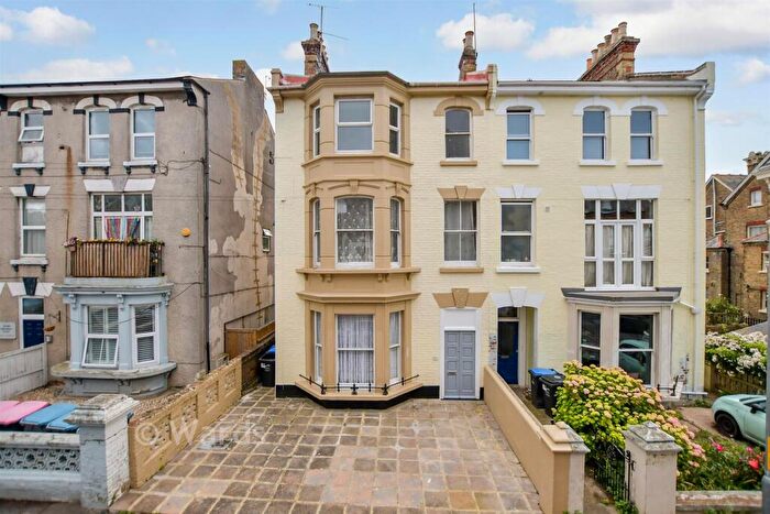 5 Bedroom Semi Detached House For Sale In North Avenue, Ramsgate, Kent, CT11