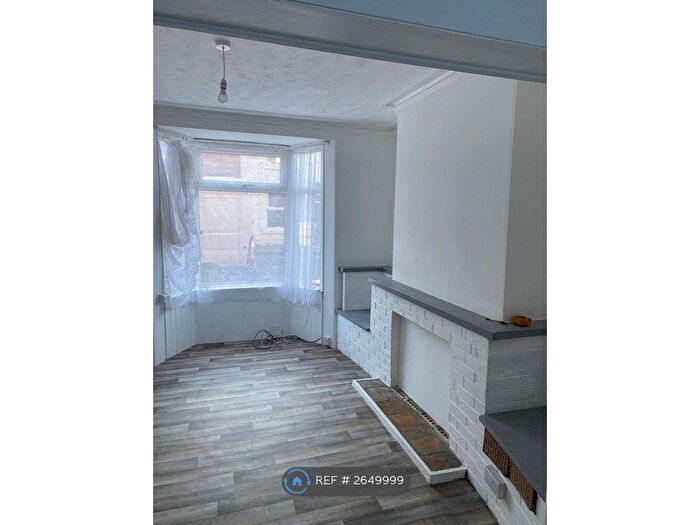 3 Bedroom Terraced House To Rent In Hoxton Road, Scarborough, YO12