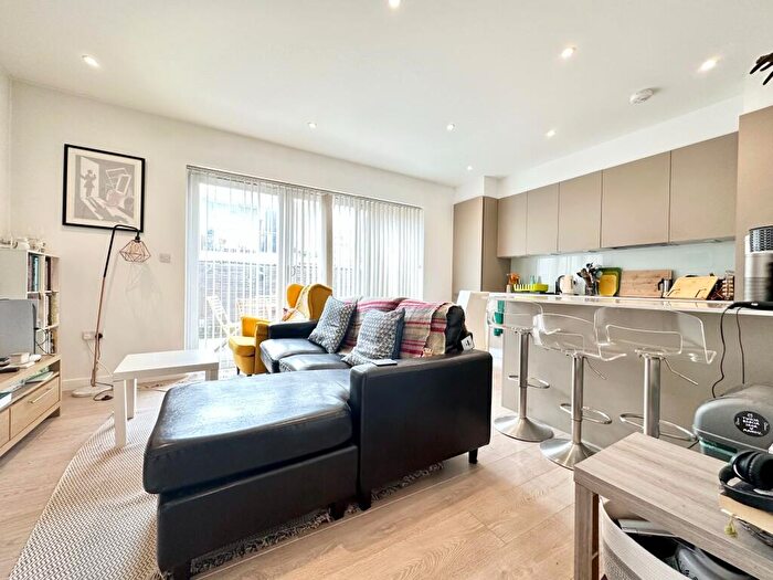 1 Bedroom Apartment To Rent In Seven Sisters Road, London, N4