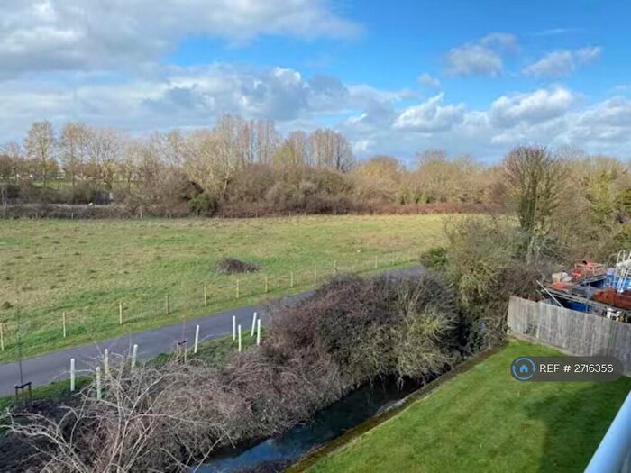 2 Bedroom Flat To Rent In Maltings Close, Cambridge, CB5