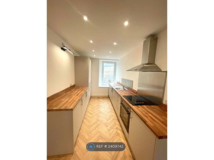 3 Bedroom Flat To Rent In Atholl Street, Perth, PH1