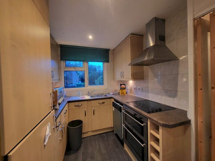 3 Bedroom Semi-Detached House To Rent In Alderbury Road, Slough, SL3