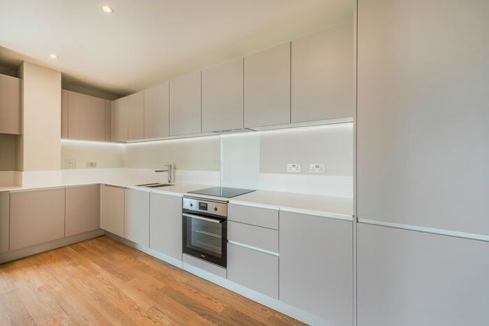 3 Bedroom Flat To Rent In Windlass Apartments, London N17