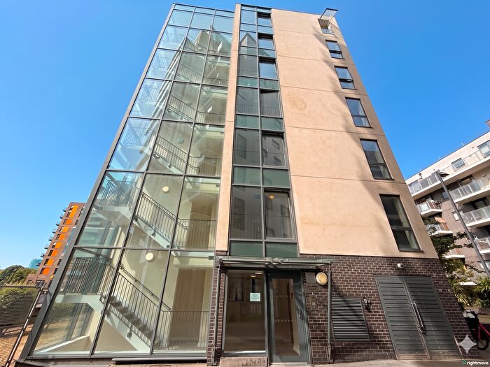 2 Bedroom Flat To Rent In Ursula Gould Way, London, E14