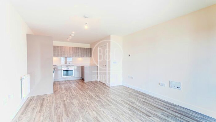 1 Bedroom Flat To Rent In Admiralty Court, Victory Pier, Gillingham, ME7