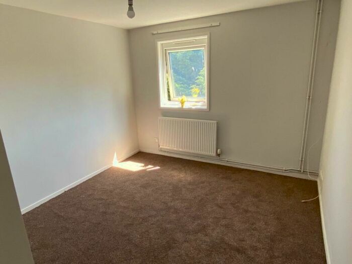 2 Bedroom Flat To Rent In Mushroom Field Road, Ecton Brook, Northampton, NN3