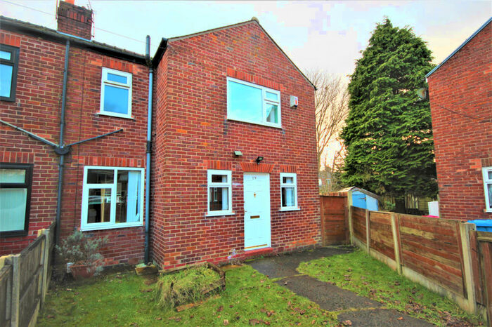 3 Bedroom Semi-Detached House To Rent In Borough Avenue, Swinton, Manchester, M27