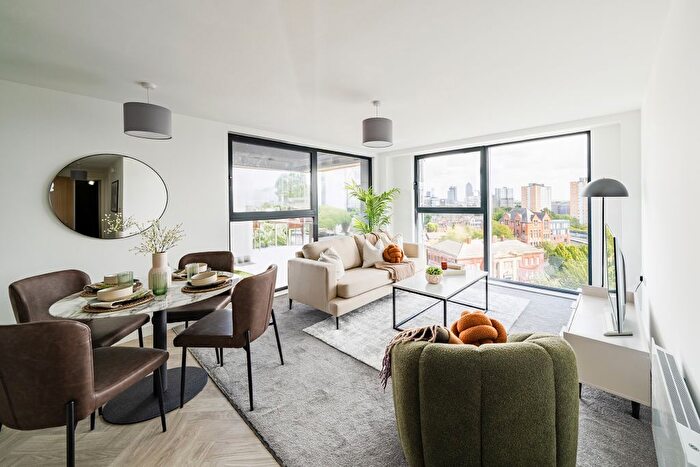 1 Bedroom Flat For Sale In Ford Lane, Salford, M6