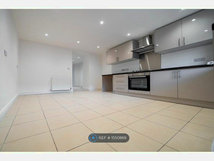 3 Bedroom Terraced House To Rent In Mottram Moor, Mottram, Hyde, SK14