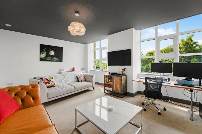 4 Bedroom Town House For Sale In Quaker Rise, Brierfield, Nelson, BB9