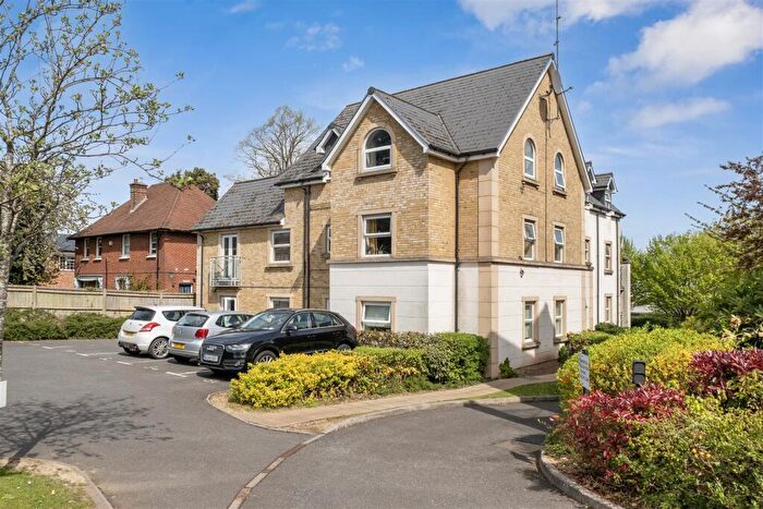 1 Bedroom Apartment For Sale In Queensgate, Maidstone, ME16