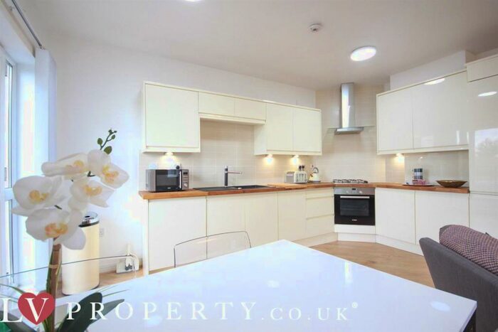 2 Bedroom Flat To Rent In Denver House, Birmingham, B18