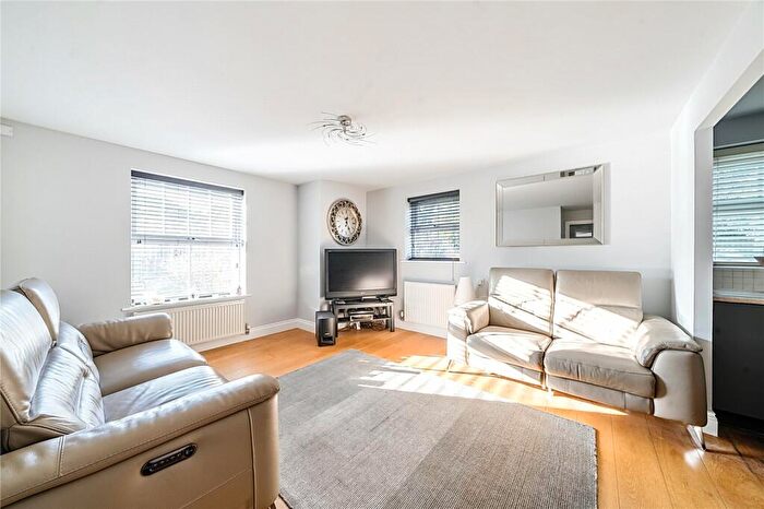 2 Bedroom Flat For Sale In Enders Close, Enfield, EN2