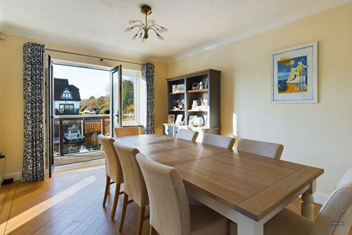 4 Bedroom Property To Rent In White Heather Court, Hythe, Southampton, SO45