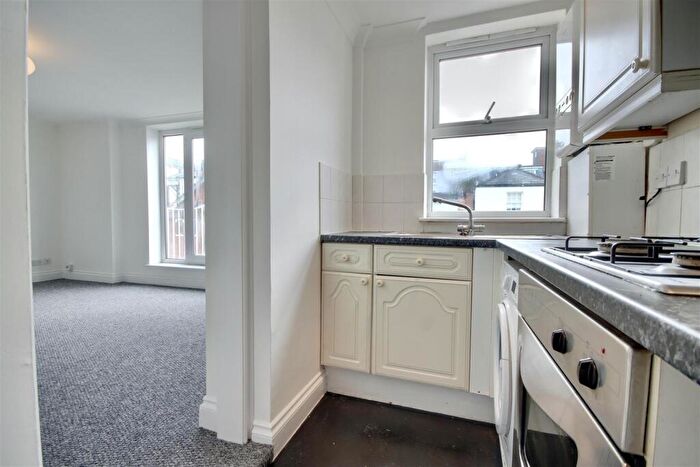 2 Bedroom Flat For Sale In Auckland Road East, Southsea, PO5
