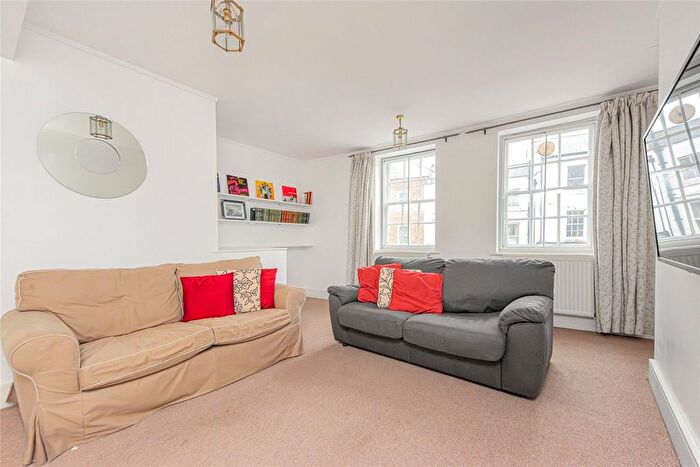 2 Bedroom Maisonette For Sale In Highgate High Street, Highgate, London, N6
